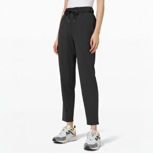 LULULEMON KEEP MOVING PANTS IN BLACK SIZE 8
